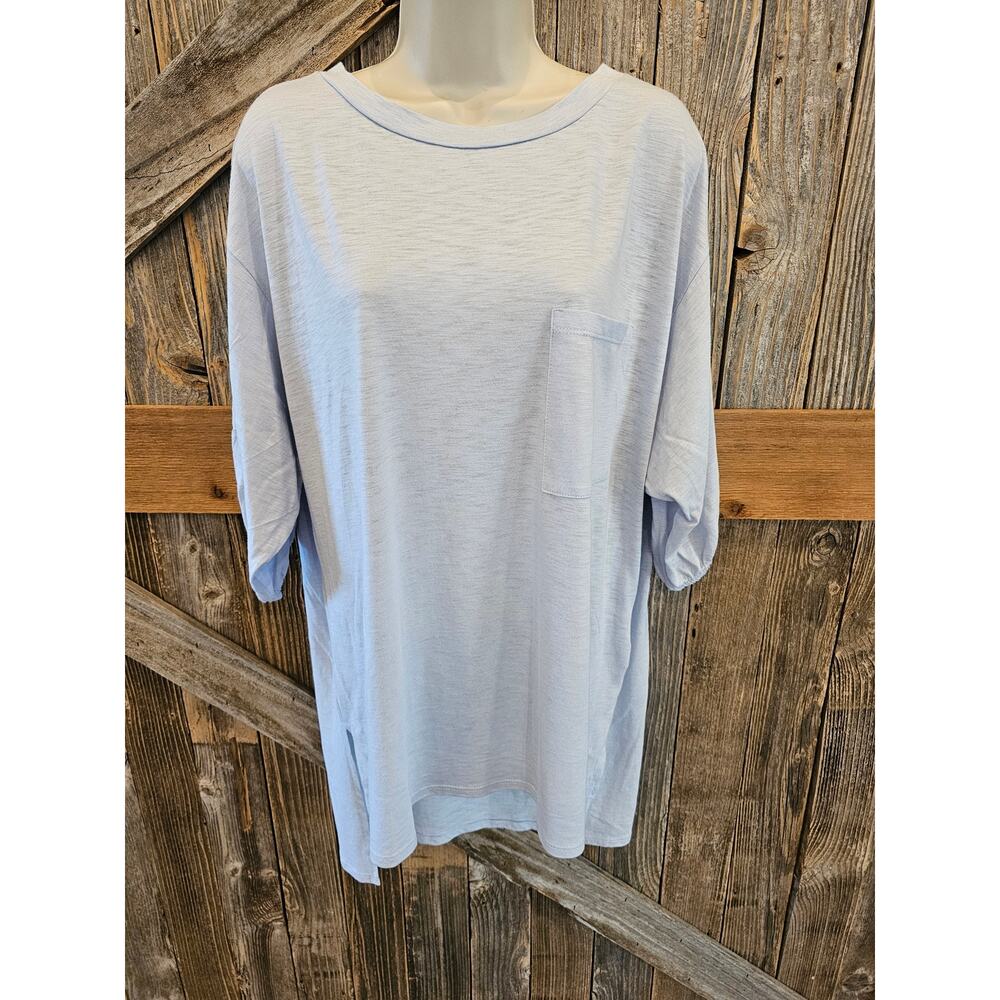 NWT Charlotte Avery Boxy botique oversized lightweight t shirt casual M blue